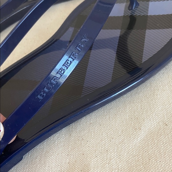 Burberry Navy Check Jelly Flip Flop Sandals size 7 - Picture 4 of 7